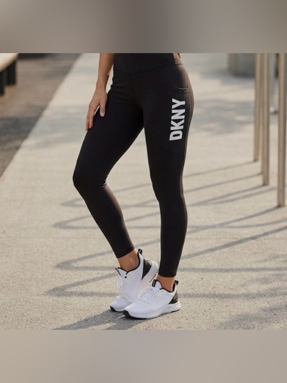 DKNY Women's Black Yoga Leggings NWT Size Small